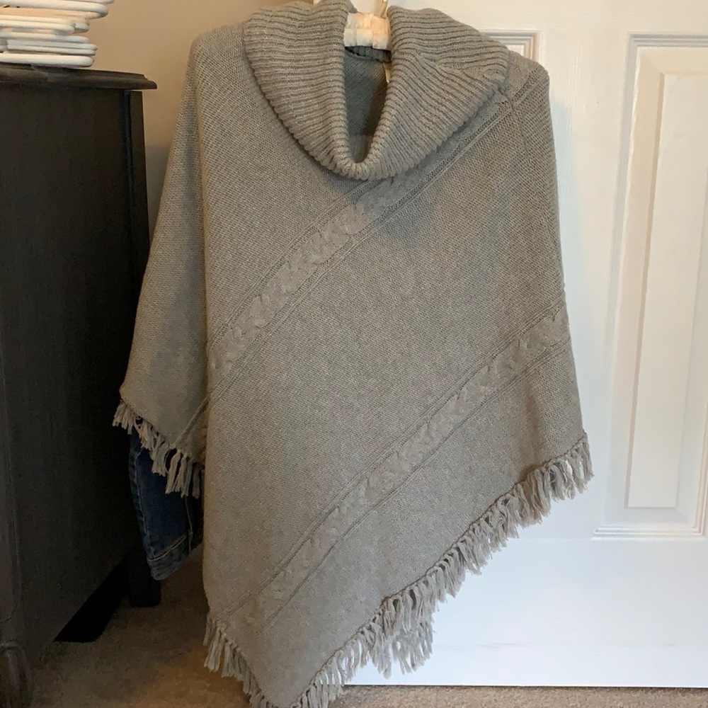 Poncho XL Pre Owned